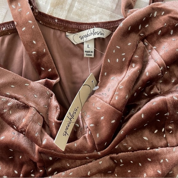 Speechless Velvet Skater Dress Fit & Flare Mauve Silver Dots L NWT $59 - Picture 7 of 11